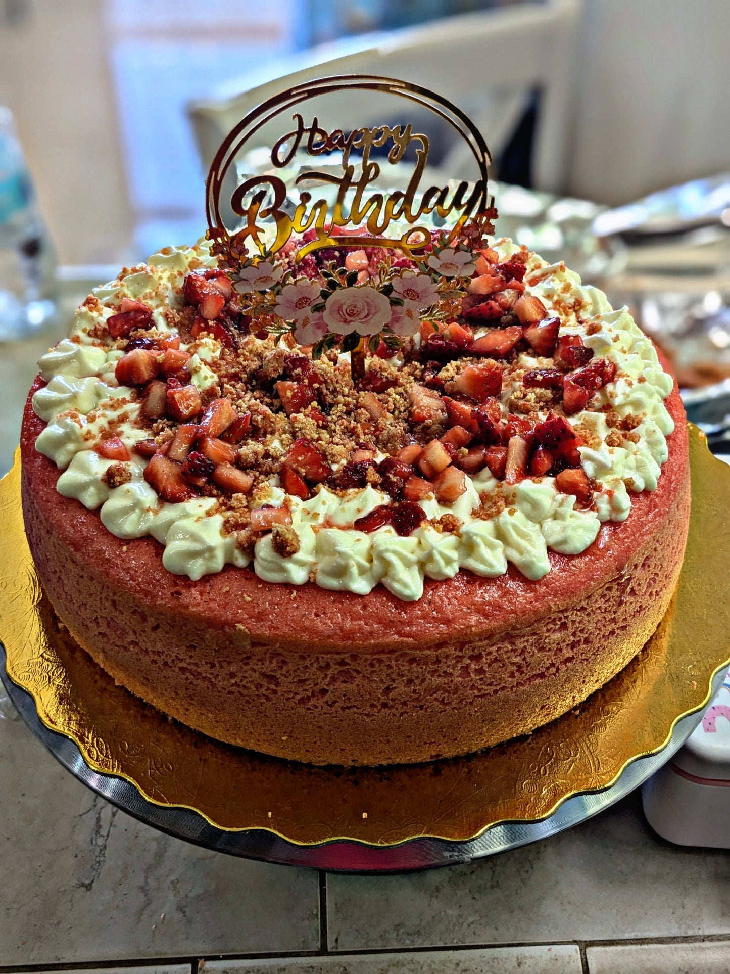 🍓 Strawberry Crunch Cake – Island Sweet Treat