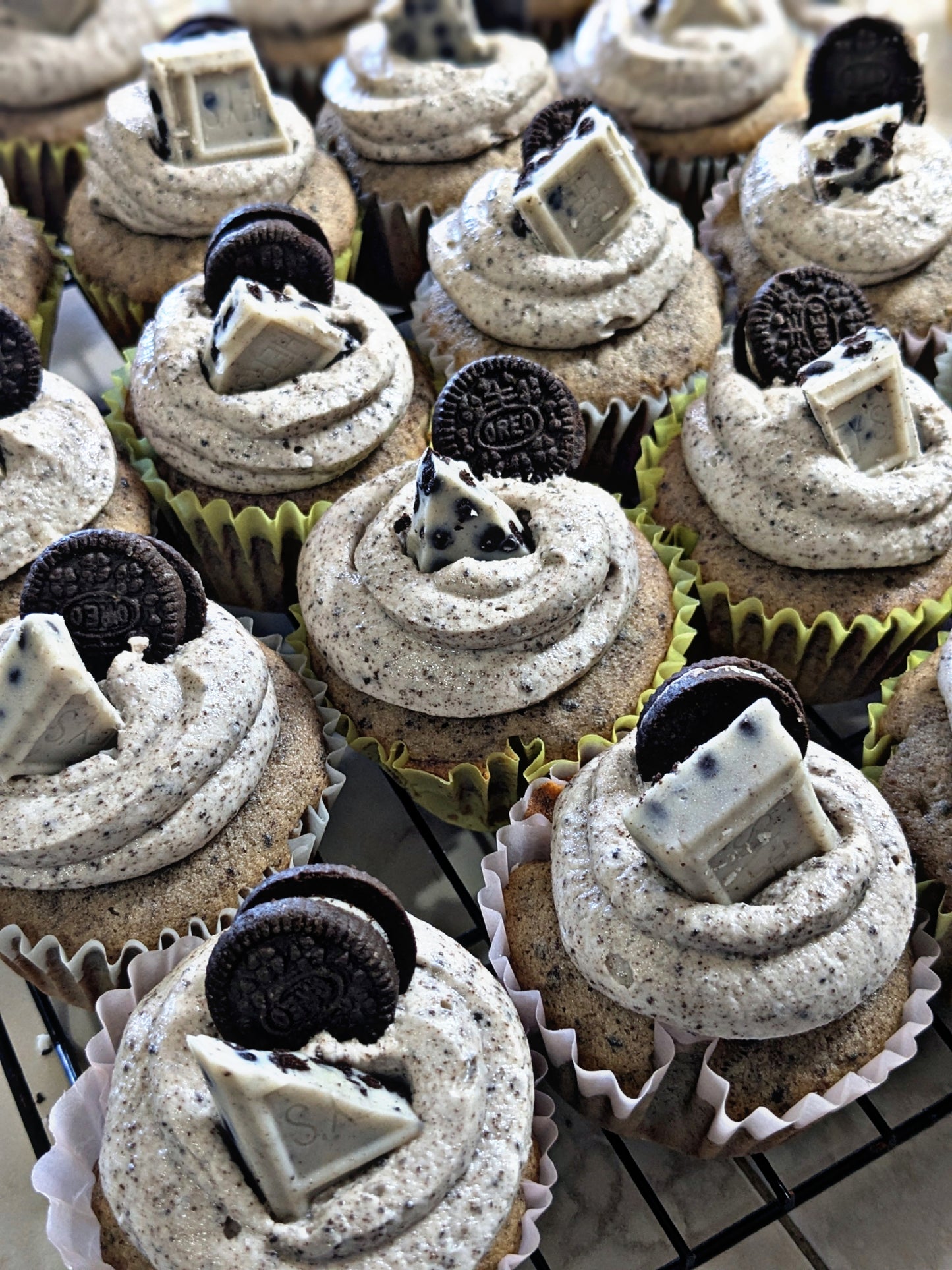 🍪 Oreo Crunch Cake – Island Sweet Treat