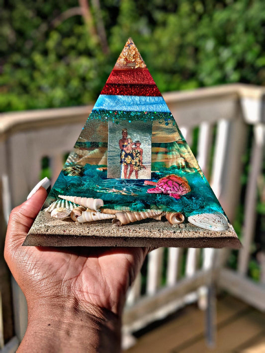 Customized Resin Pyramid - Unique Handcrafted Décor for Home Office, Custom Color Options, Perfect Gift & Collectible
